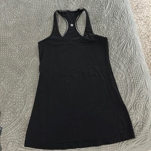 Lululemon tank size 6. Fitted